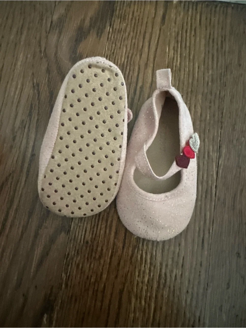 Old Navy Light Pink Glitter Mary Jane Baby Shoes with Heart Accents